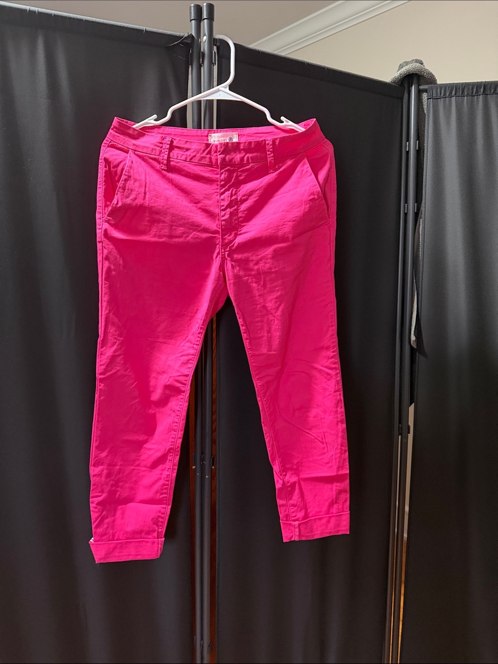Sundry Hot Pink Cropped Pants